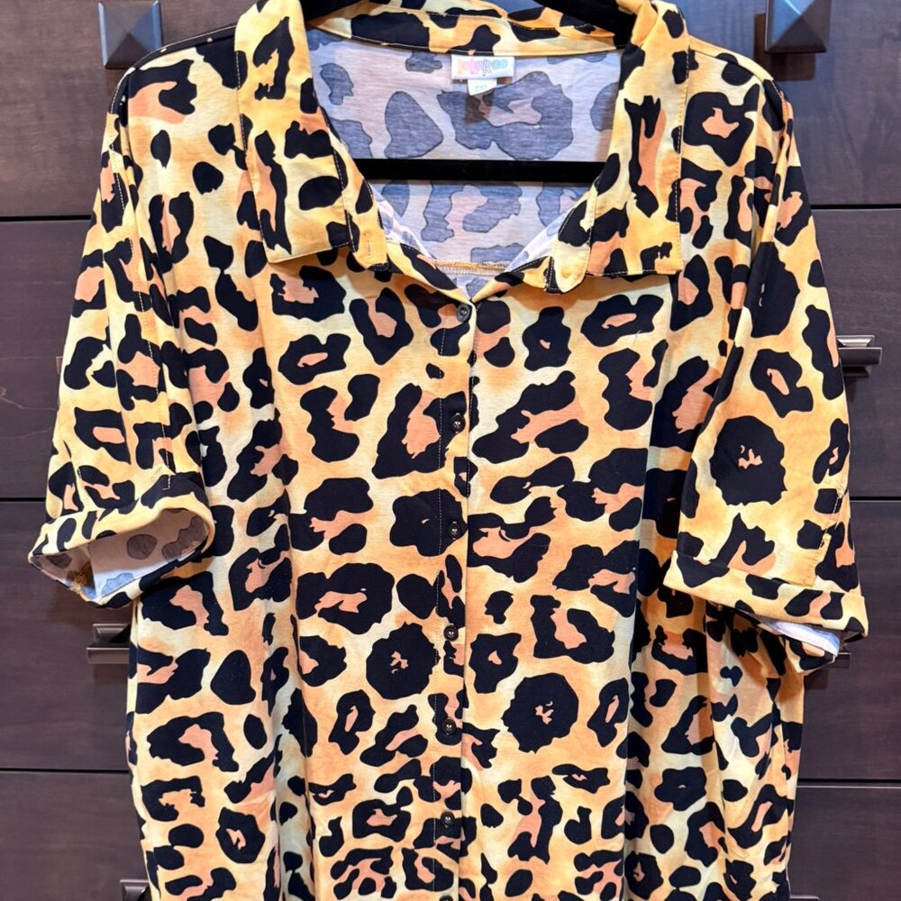 LuLaRoe CHARLIE Button Down Shirt 2XL